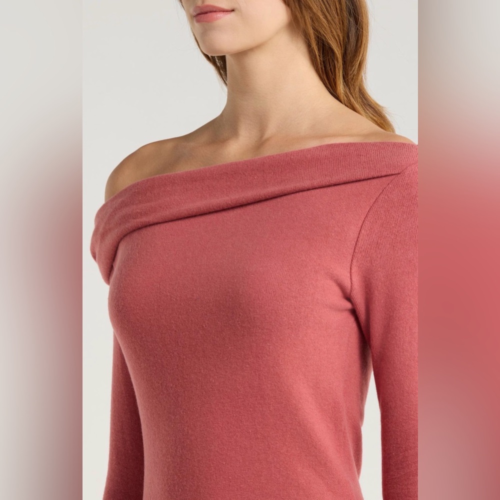 Reformation One-Shoulder Sweater in Rosewood - Picture 4 of 13